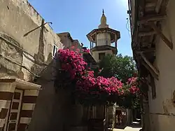 Al-Jarn Al-Aswad Mosque in Sarouja