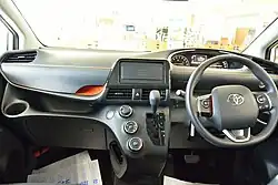 2015 Sienta X interior (pre-facelift, Japan)