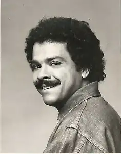 1975 Press Photo ~ JOSE PEREZ as prisoner Hector Fuentes ~ On the Rocks