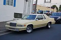 1980 Ford Thunderbird Town Landau (aftermarket wheels)