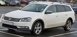 Volkswagen Passat B7 Alltrack (front)