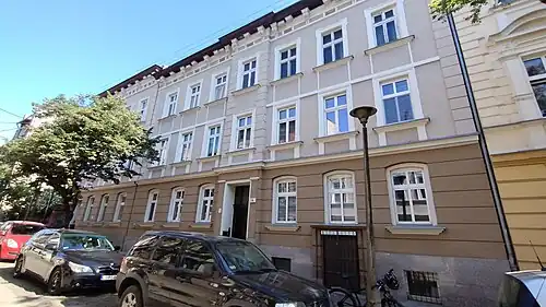 View of 6 and 8 fronatages