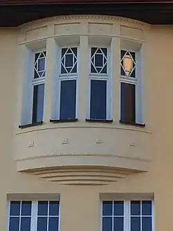 Bow window