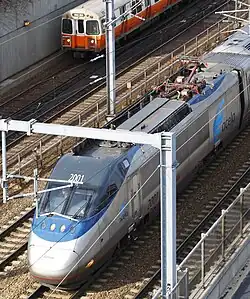 Overhead view of the Brecknell Willis High Speed pantograph in action on the US Acela vehicle
