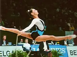 Jumping over the rope (Amaya Cardeñoso)