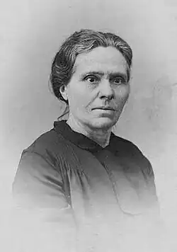 Portrait photograph of Anastasia Dumange