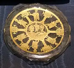 Roman gold glass cup bottom, 350-400