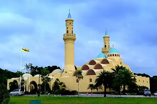 Ash-Shaliheen Mosque in Bandar Seri Begawan, Brunei by Abdel-Wahed El-Wakil (2012)