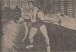 An image of Ian Pãun wrestling.