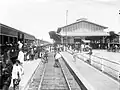 Purwosari Station when it was an island station in 1912-1925 (long before additional overcapping was installed right above the emplacement)