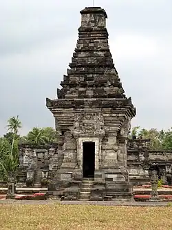 Dated Temple, dated in 1369