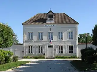 The town hall in Châtenay-sur-Seine