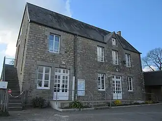 The town hall in Champcervon