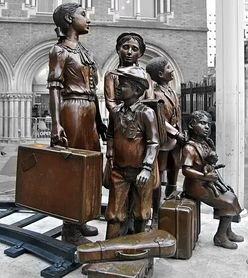 Hope Square is dedicated to the Children of the Kindertransport, who found hope and safety in Britain through the gateway of Liverpool Street Station. Association of Jewish Refugees, Central British Fund for World Jewish Relief, 2006.