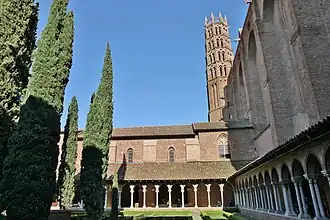 The cloister of the Jacobins convent (Toulouse)