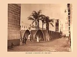 The architecture of Fernand Pouillon's Diar el Mahçoul sought to reinforce a sentiment of French-Algerian cooperation amid growing colonial unrest