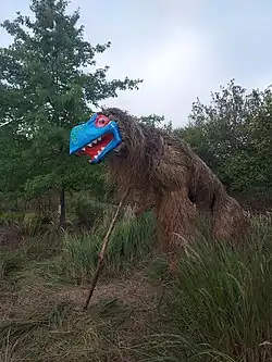 eDline Bianco, Therizinosaurus