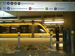 Access to the platforms (in 2008 before line changes)