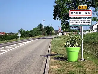 The road into Rouhling