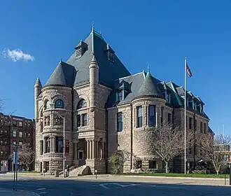 Entrance to Pollard Memorial Library