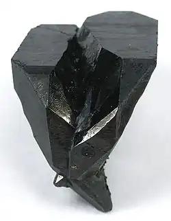 Twinned Ferberite, Tazna Mine, Atocha-Quechisla District, Nor Chichas Province, Potosí Department, Bolivia. 4.8 × 4.0 × 3.6&nbsp;cm.