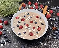 Finely ground oatmeal with berries