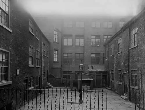 Hirst Square, Leeds, in 1913. This is where Appleyard lived, at number 4