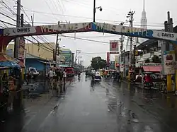 The welcome arch along Nueno Avenue (prior to its dismantle in 2023)