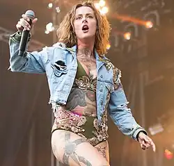 Jennifer Weist (2017)