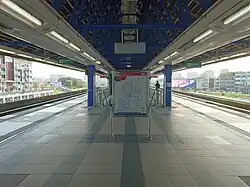 The island platform at the station.