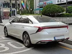 Rear view (pre-facelift)