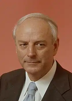 Kim Beazley Sr., Australian politician