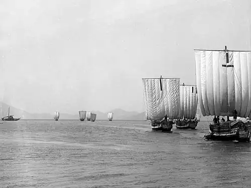 The Kitamaebune carried cotton northwards. Tanmono-based sails, c. 1900