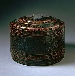 Lidded cosmetic box, Western Han dynasty, about 100&nbsp;BC&nbsp;– 25&nbsp;AD
