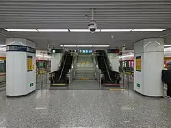 Line 2 platforms