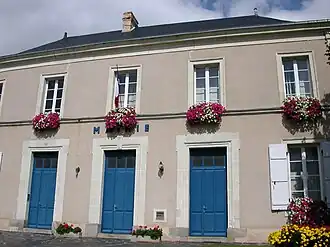 The town hall in Loiré