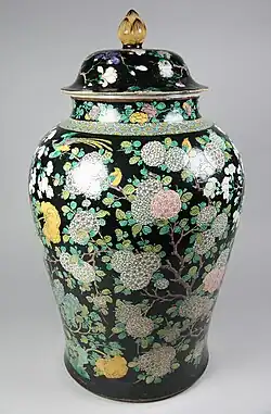Famille noire vase, Kangxi reign, Jingdezhen