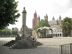 Perron and band stand