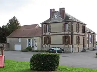 The town hall in Margny