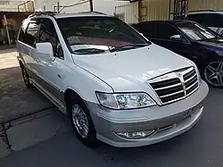 2001–2004 Mitsubishi Savrin