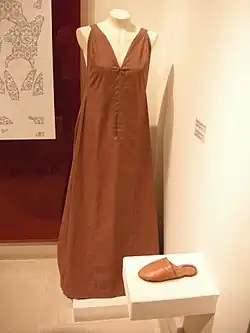 Reconstruction of the outfit of the Mystras mummy.