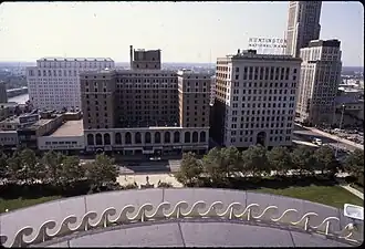 Huntington Bank building by the Neil House hotel in the 1980s