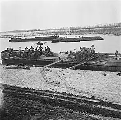 Closing the breach at the Nolledijk in Vlissingen, October 1945