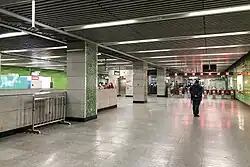 North concourse, Line 4