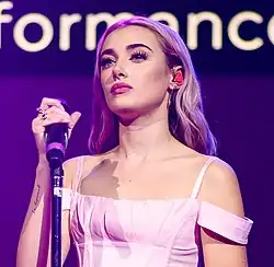 O'Brien performing at the Mack Sennett Studios in 2019