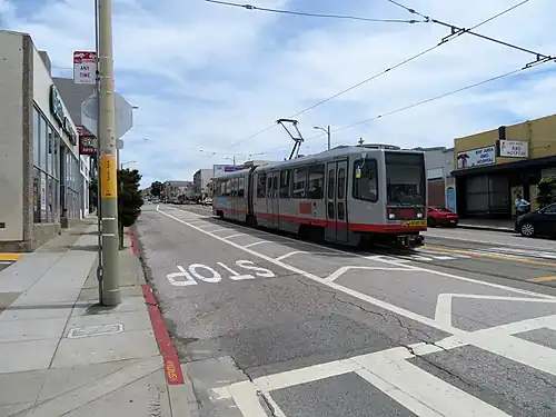 An outbound train at Taraval and 32nd Avenue, 2018