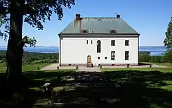 Övralid Manor, with view over&nbsp; Lake Vättern
