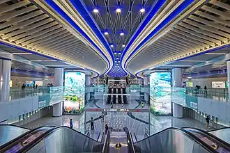 Lines 18 & 22 concourse (south-facing mezzanine)