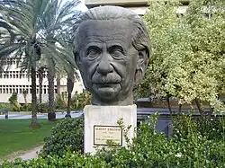 Malamud's statue of Einstein at Tel Aviv University