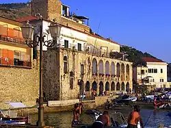 The portico of "Porte delle Gatte" and the little port